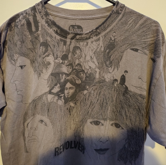 The Beatles Revolver Album Cover T-Shirt, Men's Large - Picture 2 of 3